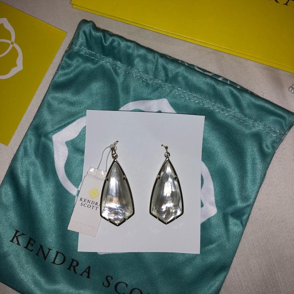 Kendra Scott Carla Earrings in Gold & Ivory